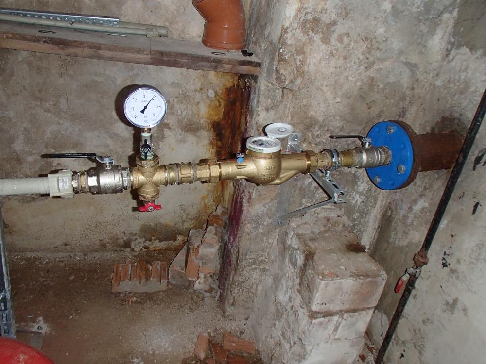 Komercuzskaites mēraparātu mezgls